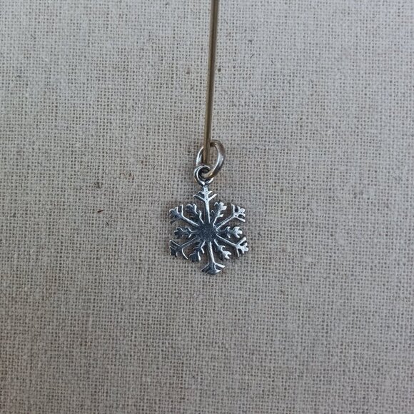 Sterling Silver Snowflake Pendant - Picture 4 of 4